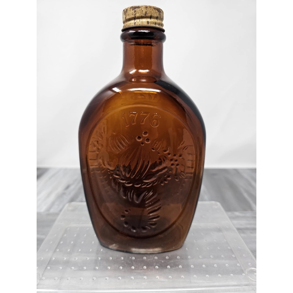 Vintage amber / Brown Glass Spirit Of 1776 Log Cabin‎ Syrup Bottle Commemorative